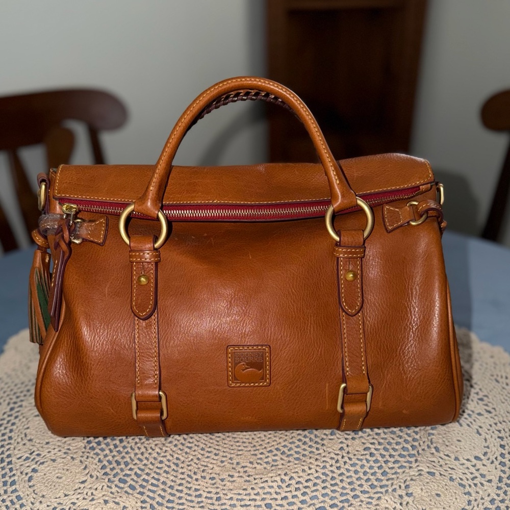 NWT Dooney & Bourke Florentine Natural Medium Satchet